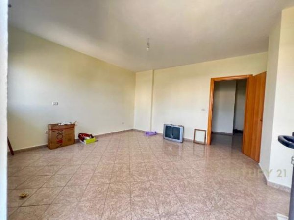 Tirane, jepet me qera ambjent biznesi Kati 6, 85 m² 800 Euro (Eye of Tirana, Sheshi Skënderbej (Qendër))