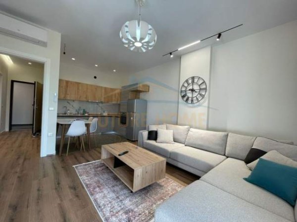 Tirane, jepet me qera apartament 1+1+BLK Kati 6, 75 m² 500 Euro (5 Maj)