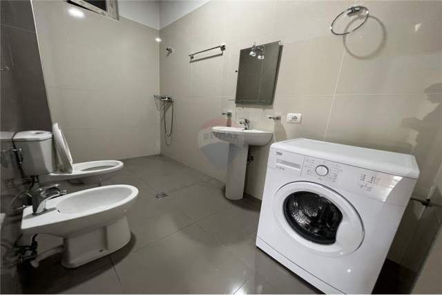 Tirane, jepet me qera 2+1+BLK Kati 2, 100 m² 500
