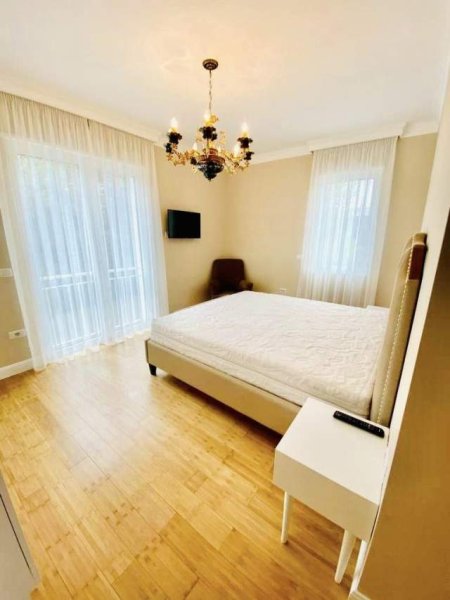 Tirane, shes apartament 3+1 140 m² Euro (TEG, ne Residencen me te bukur)