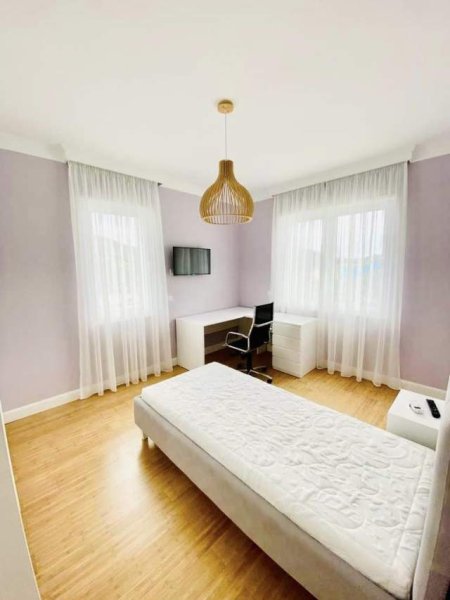 Tirane, shes apartament 3+1 140 m² Euro (TEG, ne Residencen me te bukur)