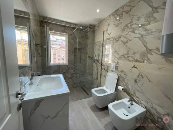 Tirane, jepet me qera apartament 2+1+A+BLK Kati 6, 109 m² 1.150 Euro (Bllok)