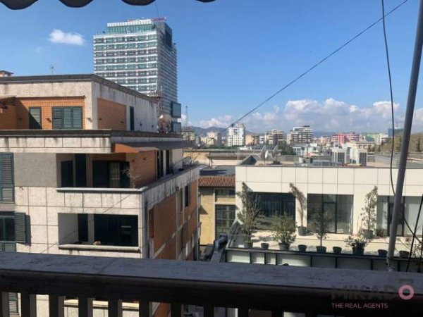 Tirane, jepet me qera apartament 3+1+A+BLK Kati 5, 118 m² 700 Euro (prane RTSH)