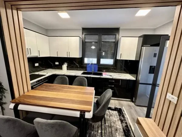 Tirane, shes Vile 2+1+A+BLK Kati 1, 220 m² 250.000 Euro (Porcelan, Kodra e Priftit)