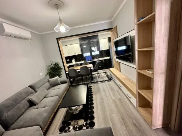 Tirane, shes Vile 2+1+A+BLK Kati 1, 220 m² 250.000 Euro (Porcelan, Kodra e Priftit)