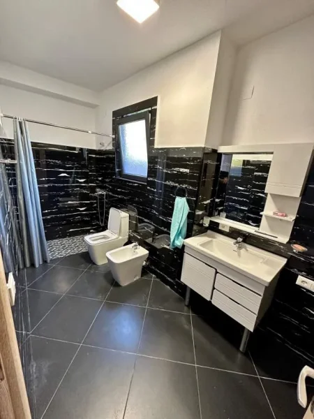 Tirane, shes Vile 2+1+A+BLK Kati 1, 220 m² 250.000 Euro (Porcelan, Kodra e Priftit)