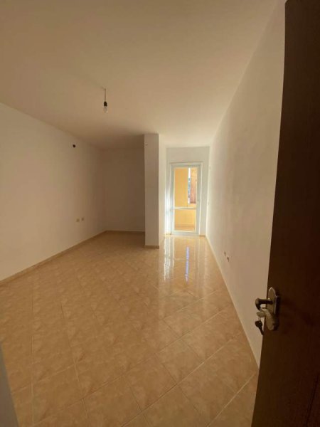 Tirane, jepet me qera apartament Kati 3, 120 m² 270 Euro (Yzberisht)