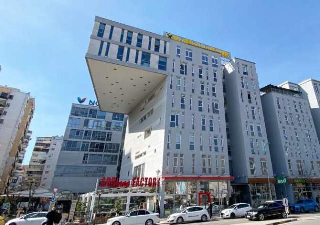 Tirane, jepet me qera apartament 1+1+BLK Kati 8, 90 m² 450 Euro (TEK KIKA 2 ,RRUGA ISH DAIJA)