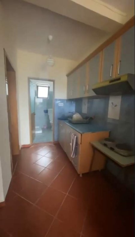 Durres, jepet me qera shtepi 1+1+BLK Kati 2, 70 m² 250 Euro (Golem, Durres "Rruga Kinemase")