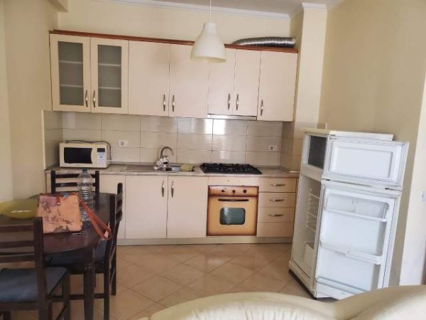 Tirane, jepet me qera apartament 3+1+BLK Kati 2, 120 m² 400 Euro (rezidenca Kodra e Diellit 1)