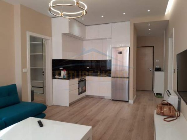 Tirane, jepet me qera apartament Kati 6, 68 m² 550 Euro (Bulevardi I Ri)