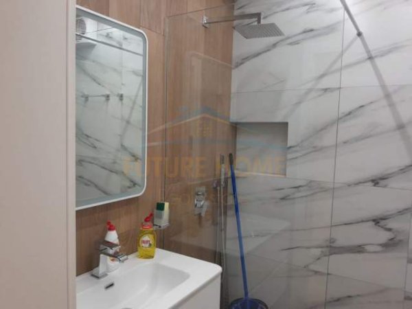 Tirane, jepet me qera apartament Kati 6, 68 m² 550 Euro (Bulevardi I Ri)