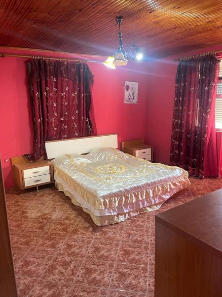 Tirane, jepet me qera apartament 1+1 Kati 3, 90 m² 320 Euro (UET)