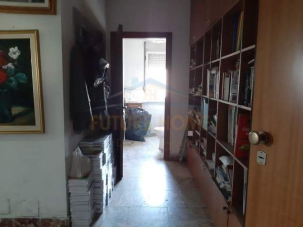 Tirane, jepet me qera apartament Kati 4, 70 m² 750 Euro (Stacioni Trenit)