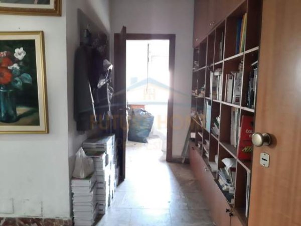 Tirane, jepet me qera apartament Kati 4, 70 m² 750 Euro (Stacioni Trenit)