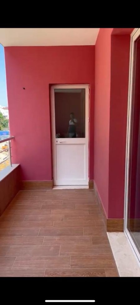 Tirane, jepet me qera apartament 2+1+BLK Kati 1, 105 m² 400 Euro (Sabri Preveza)