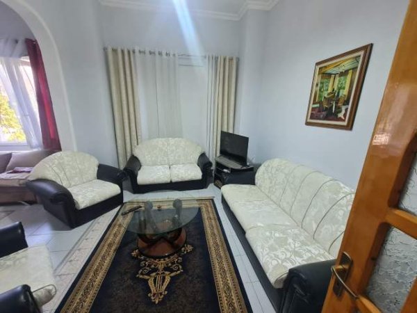 Tirane, jepet me qera apartament 2+1 Kati 4, 120 m² 600 Euro (rruga Deshmoret e 4 Shkurtit)