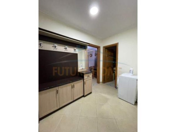 Tirane, jepet me qera apartament Kati 1, 119 m² 500 Euro ("Rruga 5 Maj")