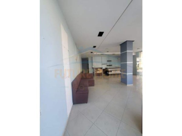 Tirane, jepet me qera ambjent biznesi Kati 0, 80 m² 500 Euro (ALF34033)