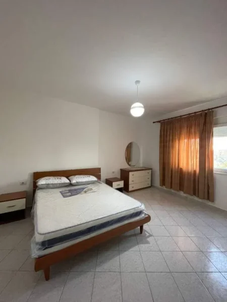 Tirane, jepet me qera apartament 2+1+BLK Kati 4, 95 m² 550 Euro (Stacioni i trenit ,rruga rreshit petrela)