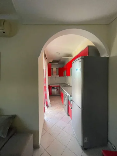 Tirane, jepet me qera apartament 2+1+BLK Kati 4, 95 m² 550 Euro (Stacioni i trenit ,rruga rreshit petrela)