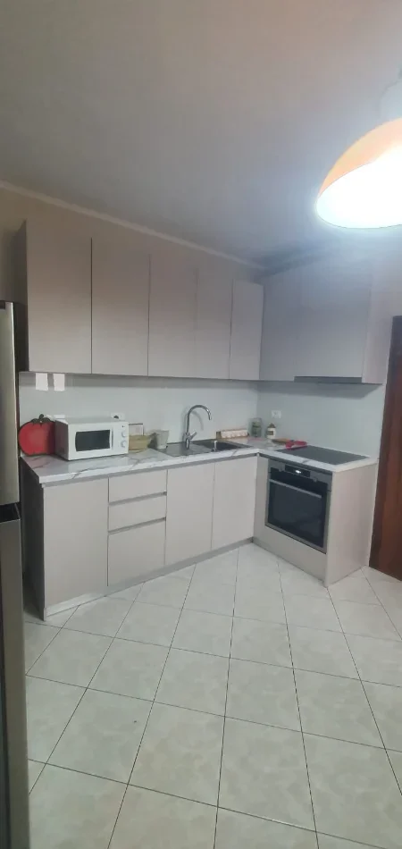 Shqiperi, jepet me qera apartament 2+1 Kati 3, 500 € 