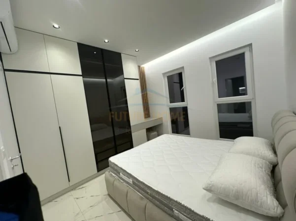 Tirane, jepet me qera apartament 2+1+Ballkon Kati 6, 109 m² 800 € (Kompleksi Aura)