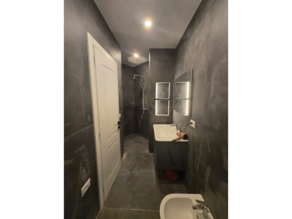 Tirane, jepet me qera apartament 1+1 Kati 3, 75 m² 450 € 