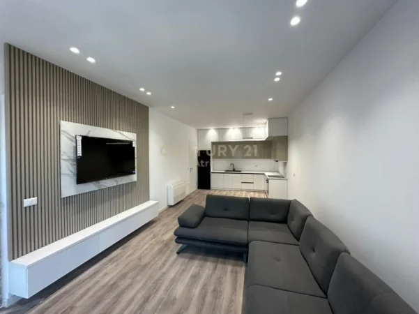 Tirane, jepet me qera apartament 1+1 Kati 5, 750 € 