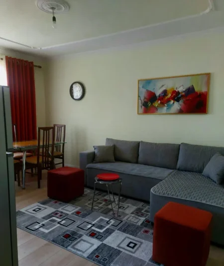 Tirane, jepet me qera apartament 1+1 Kati 5, 60 m² 480 € (Ali Demi)