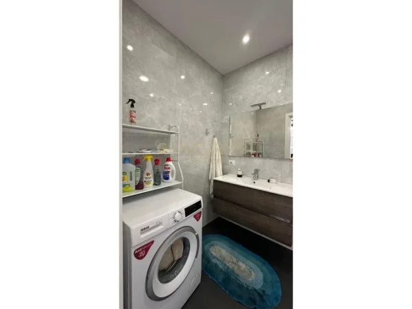 Tirane, jepet me qera apartament 1+1 Kati 7, 58 m² 885 € (stadiumi dinamo)