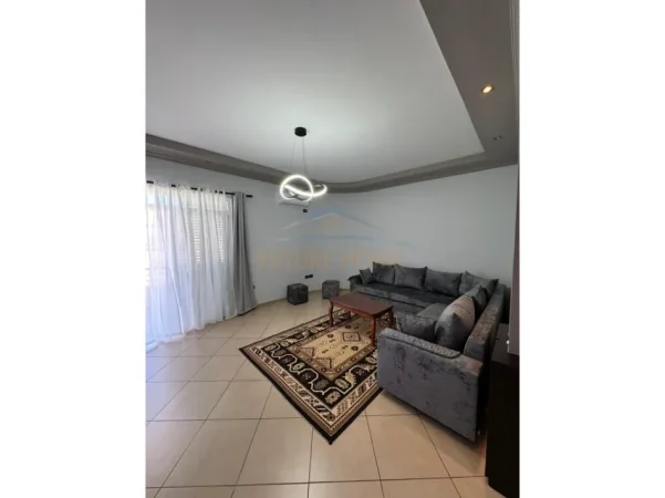 Tirane, jepet me qera Vile 3 Katshe Kati 3, 200 m² 600 € (Rruga Dalip Topi,Fresk)