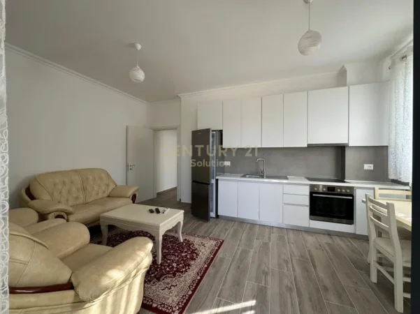 Tirane, jepet me qera apartament 2+1 Kati 2, 450 € 