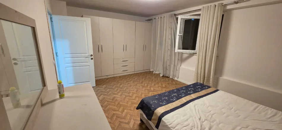 Tirane, shitet apartament duplex 2+1 Kati 1, 160 m² 160.000 € (Selite)