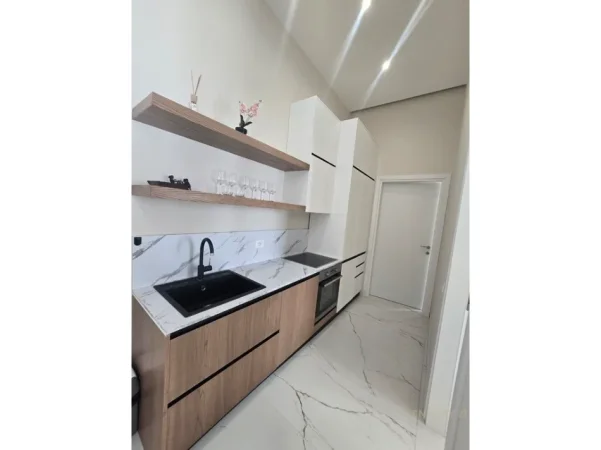 Shqiperi, jepet me qera 2+1 , 80 m² 1.100 € 