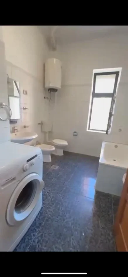 Tirane, jepet me qera apartament Kati 2, 70 m² 400 € 