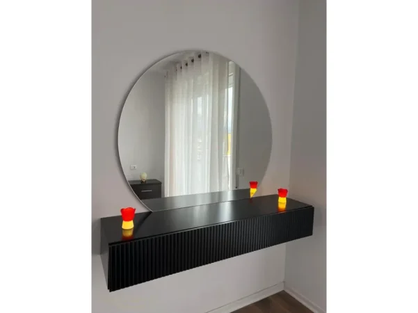 Tirane, jepet me qera 1+1+Ballkon , 700 € (rruga e dibres)