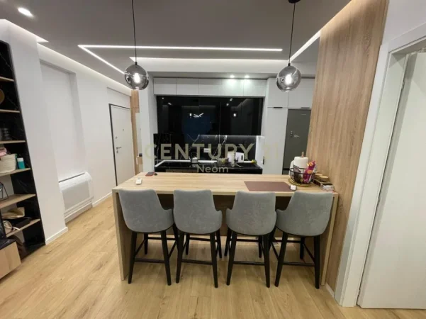 Tirane, jepet me qera 1+1 , 600 € (liqeni i thate)