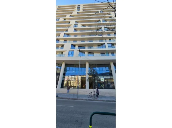 Tirane, jepet me qera apartament 2+1+Ballkon Kati 3, 116 m² 1.200 € (Apartament 2+1+2, Mine Peza, Tiranë)