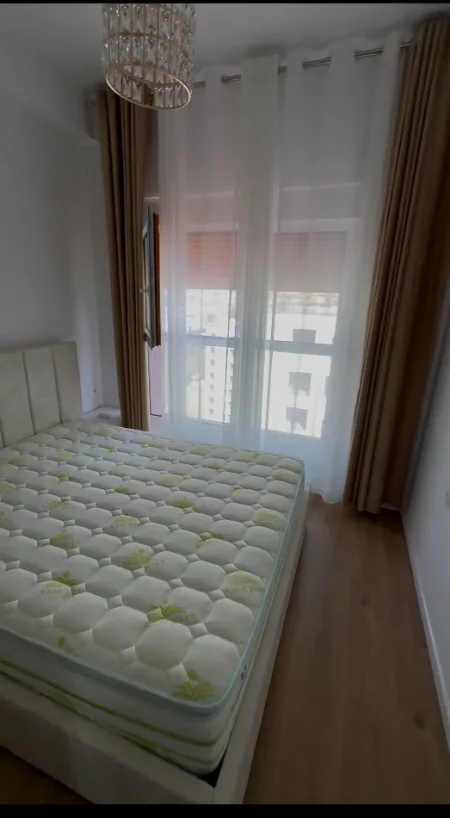 Tirane, jepet me qera apartament 1+1+Ballkon Kati 8, 62 m² 420 € (Alidemi)
