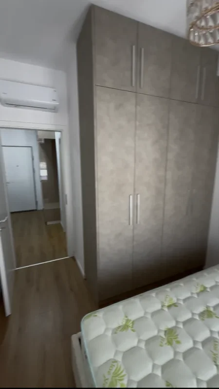 Tirane, jepet me qera apartament 1+1+Ballkon Kati 8, 62 m² 420 € (Alidemi)