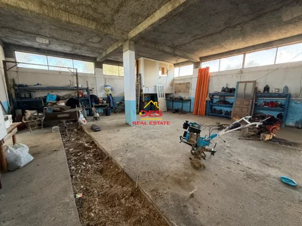 Vlore, jepet me qera ambjent biznesi Kati 0, 90 m² 1.000 € (Novoselë)