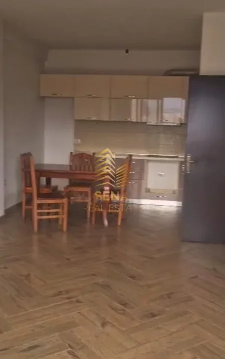 Tirane, jepet me qera apartament 2+1 Kati 7, 100 m² 400 € (Yzberisht)