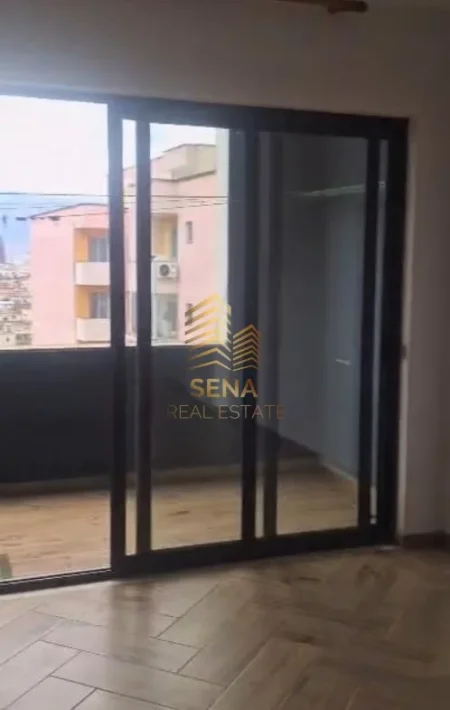 Tirane, jepet me qera apartament 2+1 Kati 7, 100 m² 400 € (Yzberisht)