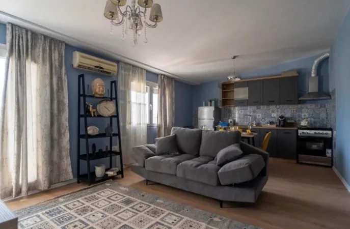 Tirane, jepet me qera apartament 1+1 Kati 12, 55 m² 800 € (Rruga Barrikadave)