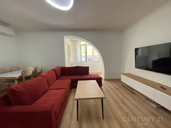 Tirane, jepet me qera apartament 1+1 Kati 2, 600 € 