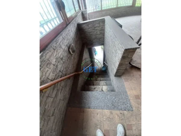 Durres, jepet me qera ambjent biznesi Kati 2, 70 m² 600 € 