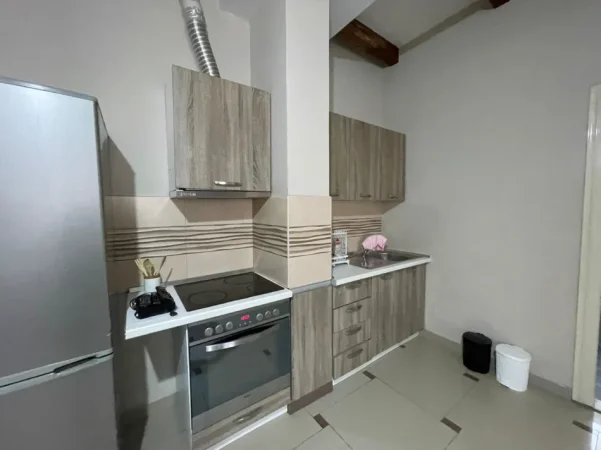 Tirane, jepet me qera apartament 2+1 Kati 2, 85 m² 450 € (Sauk i Ri)