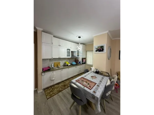 Tirane, shitet apartament 2+1+2 Kati 3, 117 m² 315.000 € (LIQENI I THATE)