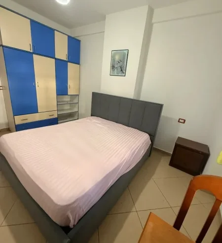 Tirane, jepet me qera apartament 1+1 Kati 1, 70 m² 420 € (Yzberisht)